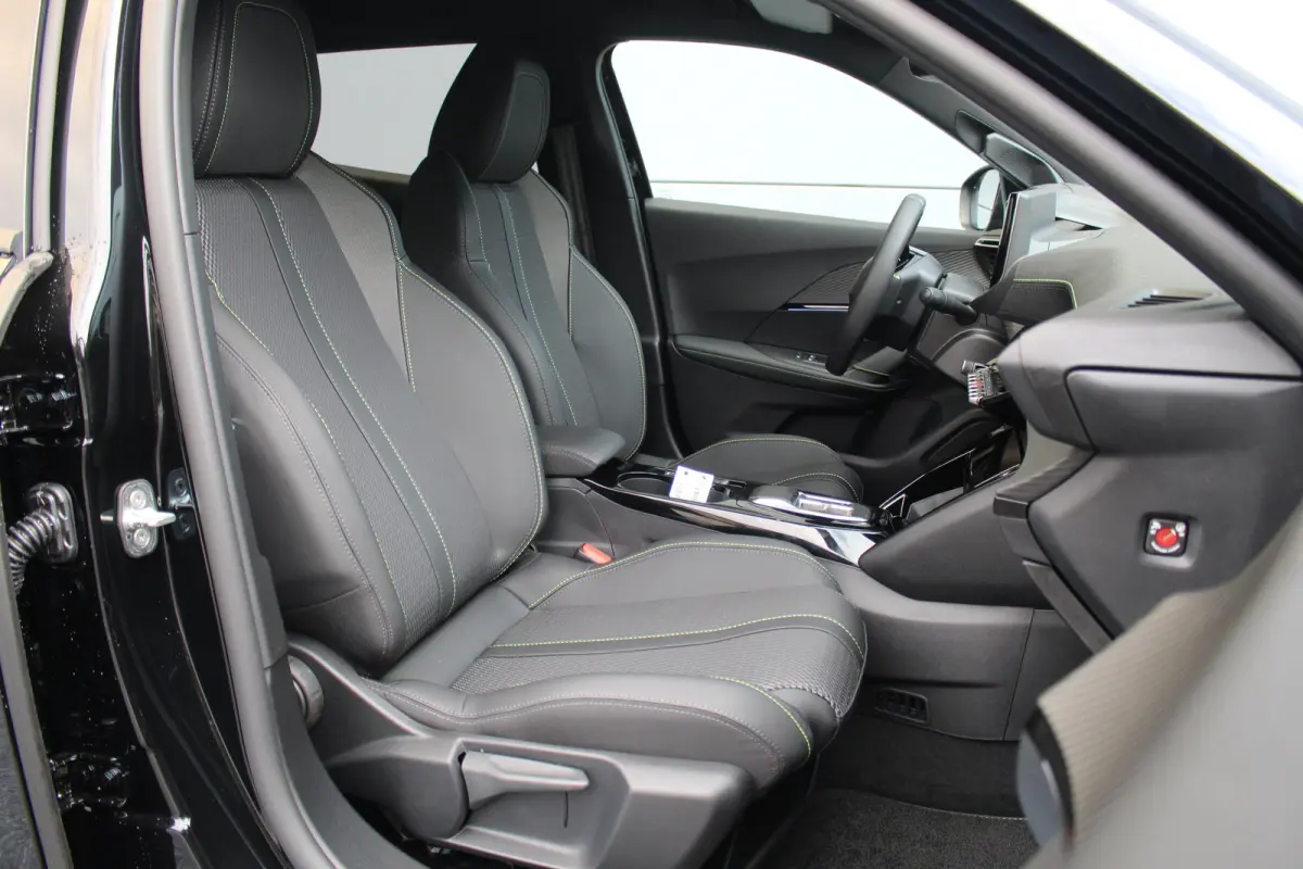1.2 Hybrid 145 GT | Drive Assist | Dodehoeksens. | Camera V+A | Carplay | Navi | LED | Keyless | Drive Assist | Dodehoeksens. | Camera V+A | Carplay | Navi | LED | Keyless |