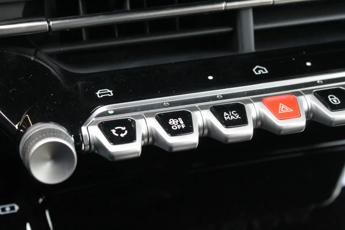 1.2 Hybrid 145 GT | Drive Assist | Dodehoeksens. | Camera V+A | Carplay | Navi | LED | Keyless | Drive Assist | Dodehoeksens. | Camera V+A | Carplay | Navi | LED | Keyless |