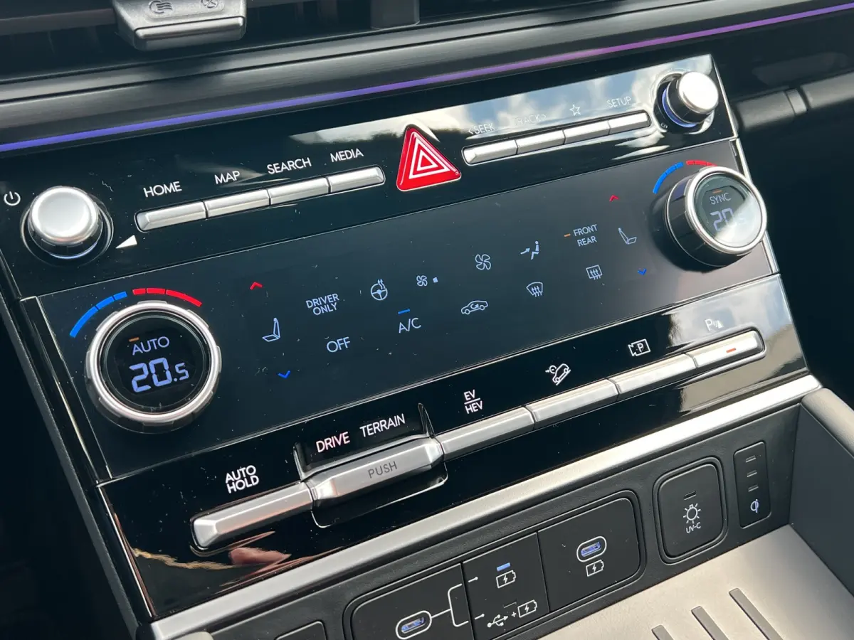 1.6 T-GDI PHEV 252pk Black Line 4WD 7p. | Draadloos carplay | Trekhaak | Premium Audio | Stoelventilatie | Bestuurdersstoel met geheugen | Head-up display | Leder | 360 graden camera | Stoel