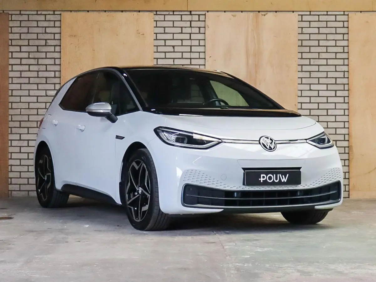 204pk First Plus 58 kWh | SoH 96% | Voorstoelen Verwarmd | Adaptive Cruise | 19" Velgen
