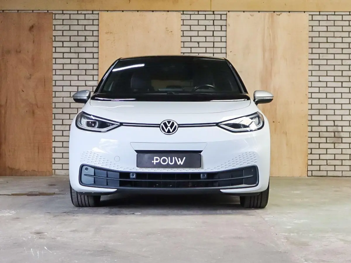 204pk First Plus 58 kWh | SoH 96% | Voorstoelen Verwarmd | Adaptive Cruise | 19" Velgen