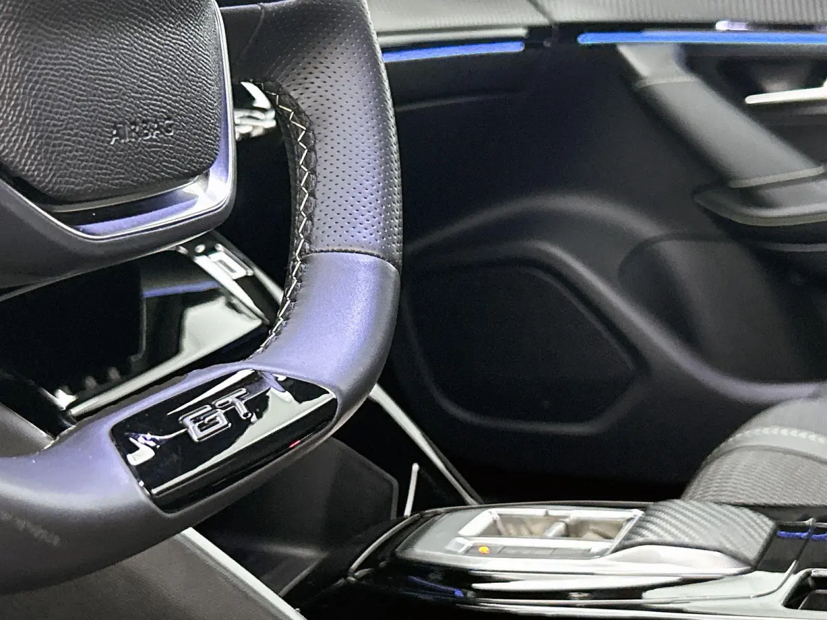 1.2 Hybrid 136 GT