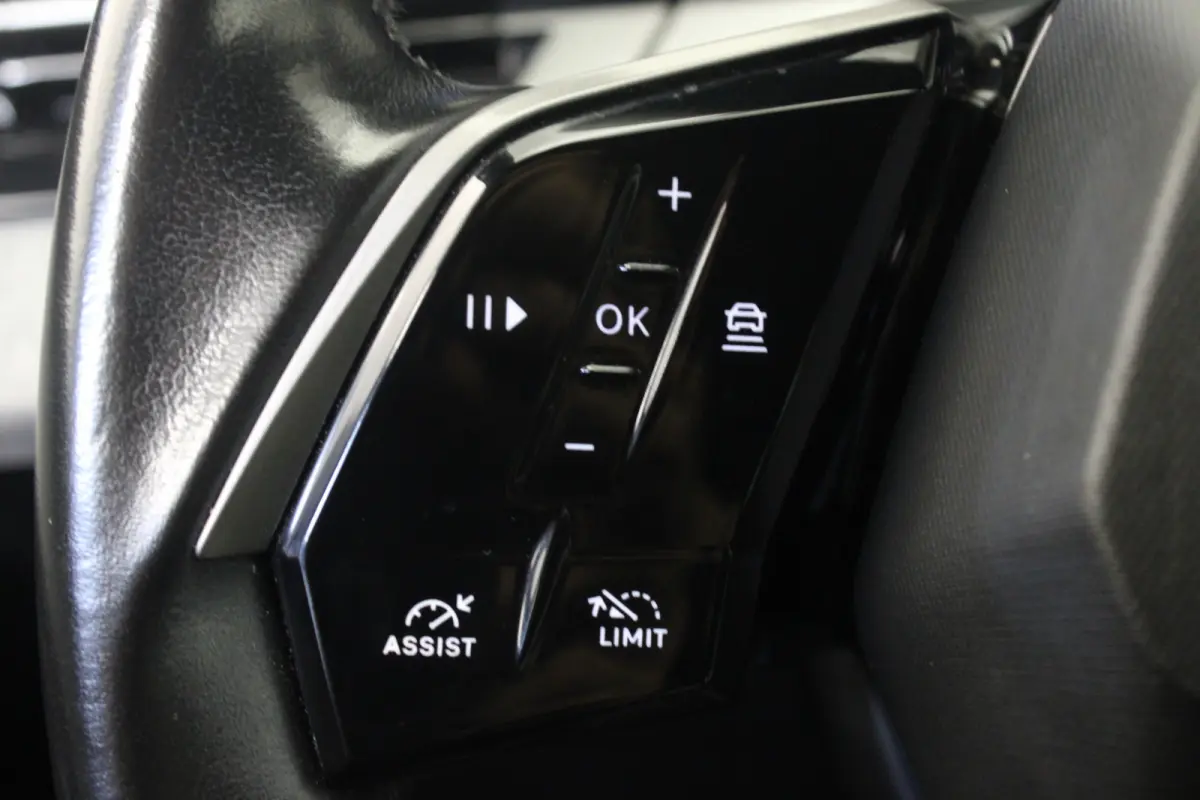 1.2 Hybrid 136 Allure |Stoel\stuur verw.|Camera|