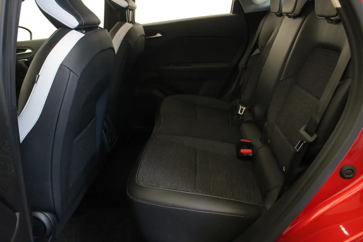 1.6 E-Tech Plug-in Hybrid 160 Intens |Trekhaak|Camera|Navi|