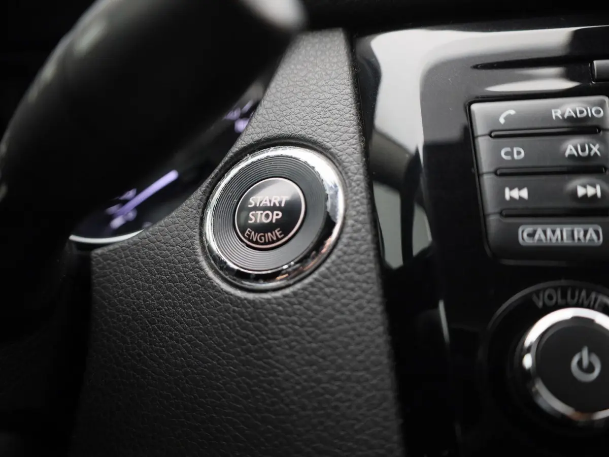 1.2 N-Connecta | Climate Control | Navigatie | Stoelverwarming | Achteruitrijcamera | Parkeersensoren | Lichtmetalen Velgen |
