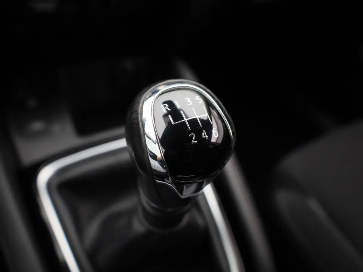 1.2 N-Connecta | Climate Control | Navigatie | Stoelverwarming | Achteruitrijcamera | Parkeersensoren | Lichtmetalen Velgen |