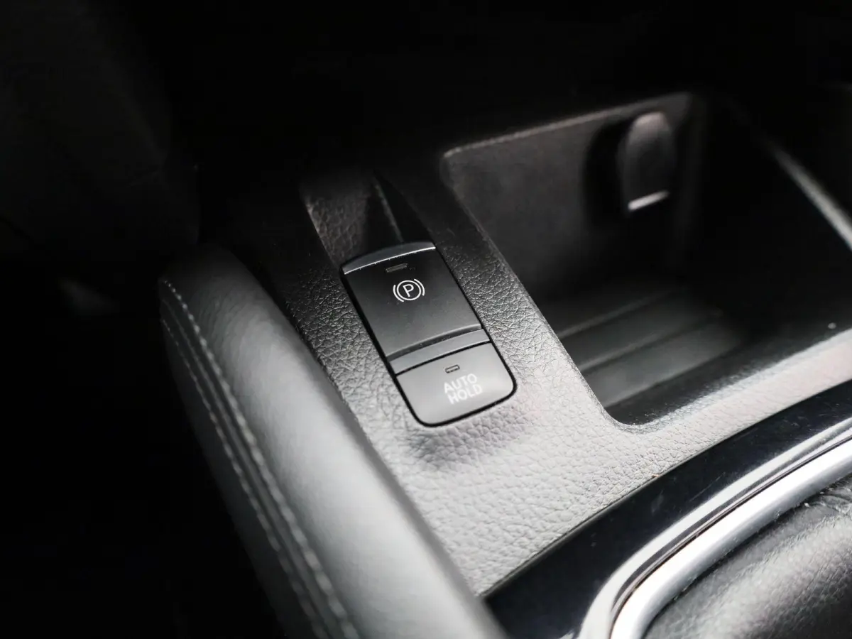1.2 N-Connecta | Climate Control | Navigatie | Stoelverwarming | Achteruitrijcamera | Parkeersensoren | Lichtmetalen Velgen |