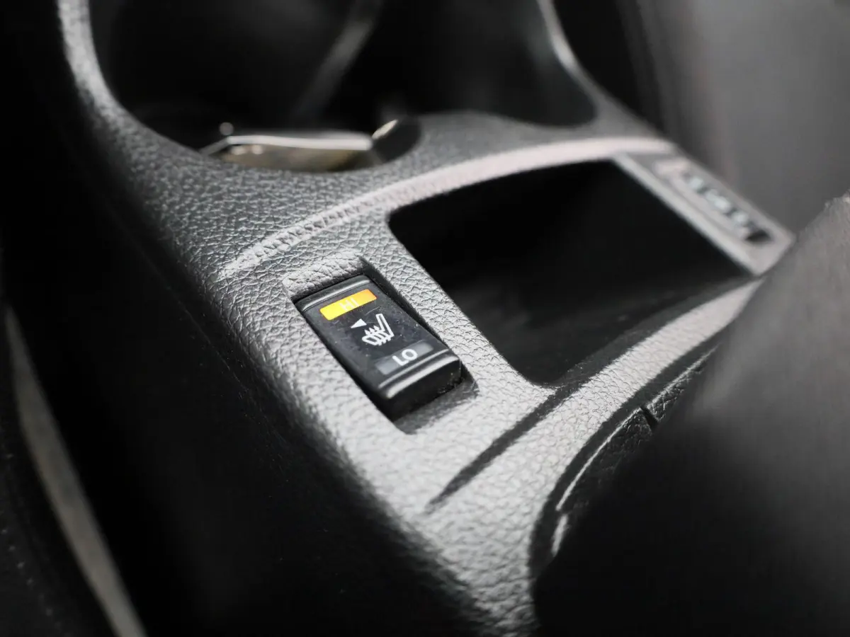 1.2 N-Connecta | Climate Control | Navigatie | Stoelverwarming | Achteruitrijcamera | Parkeersensoren | Lichtmetalen Velgen |