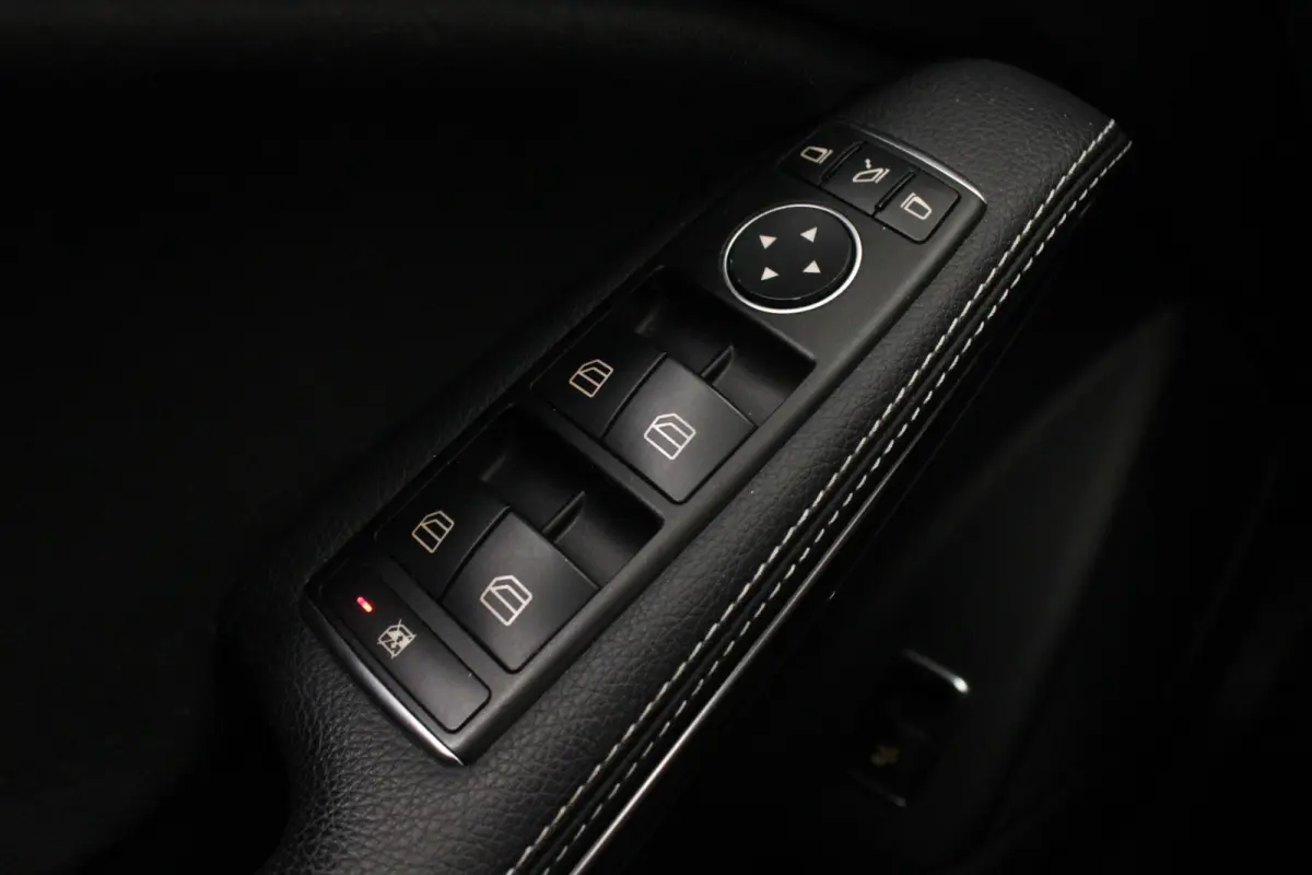 200 Premium Plus |Pano|Navi|