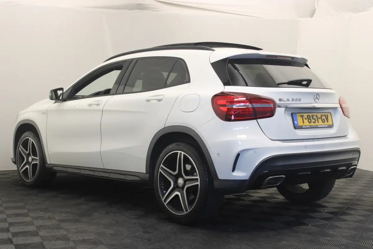 200 Premium Plus |Pano|Navi|