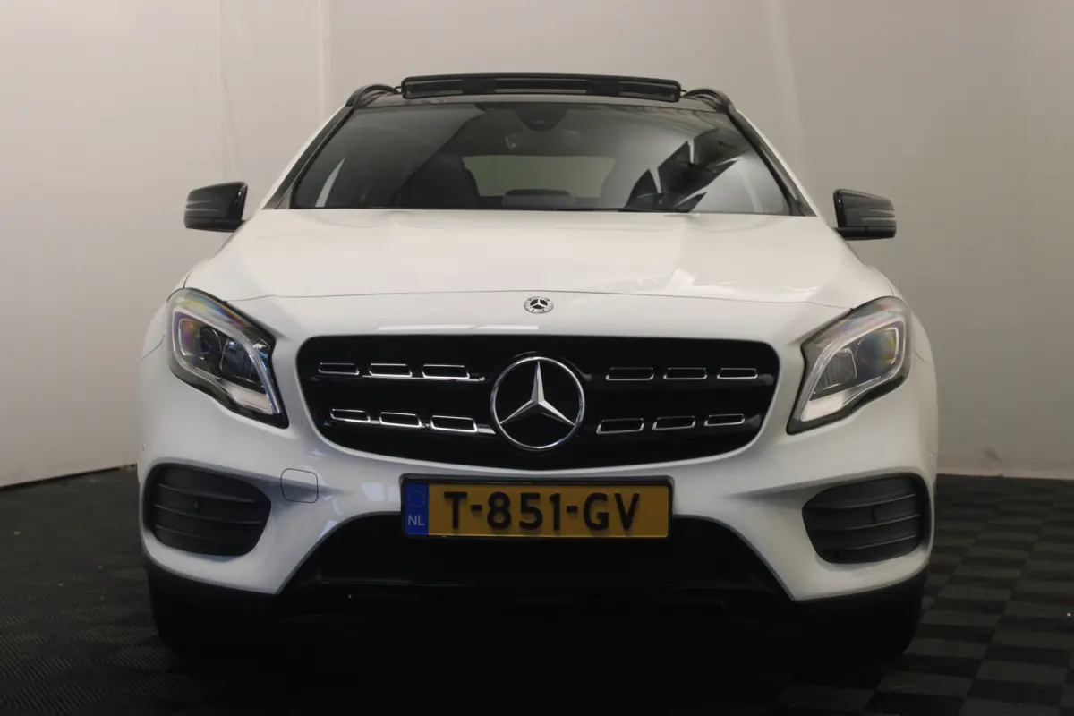 200 Premium Plus |Pano|Navi|