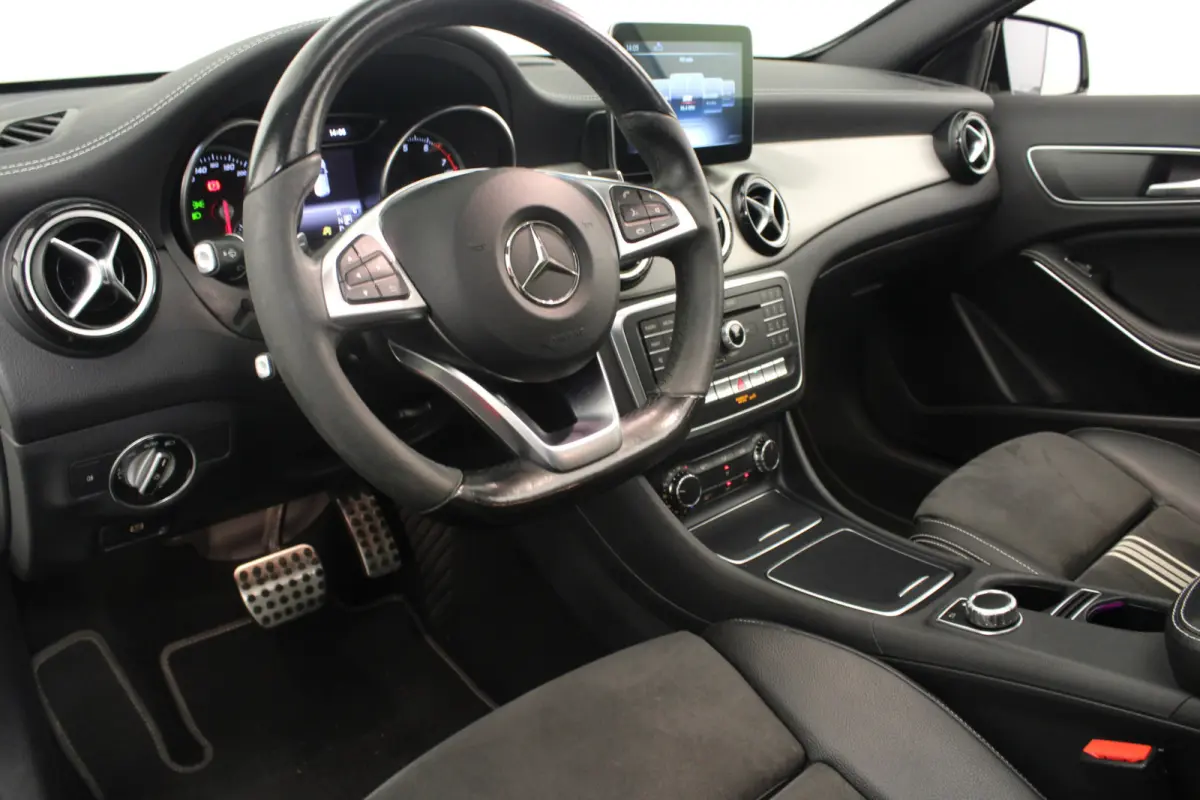 200 Premium Plus |Pano|Navi|