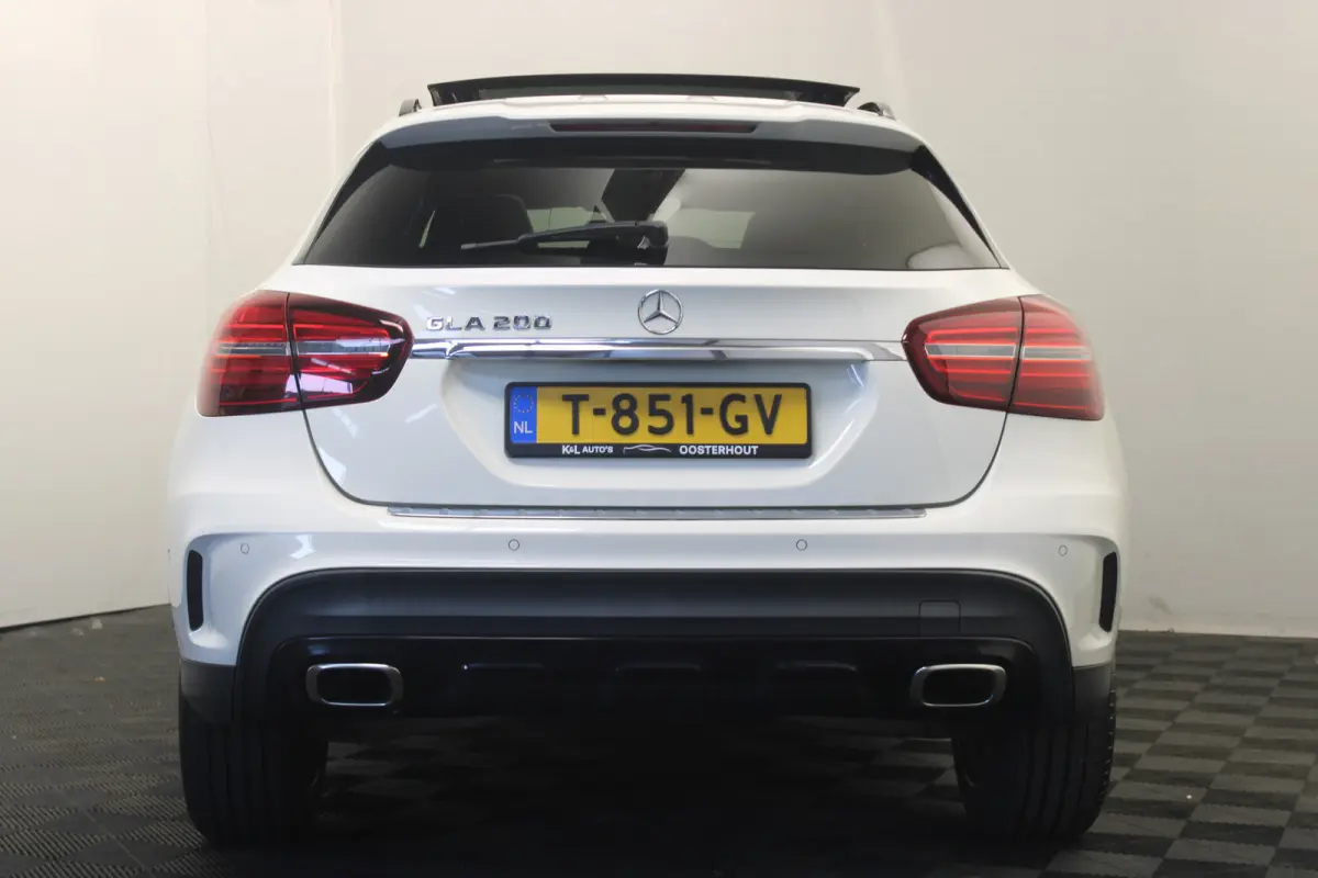 200 Premium Plus |Pano|Navi|