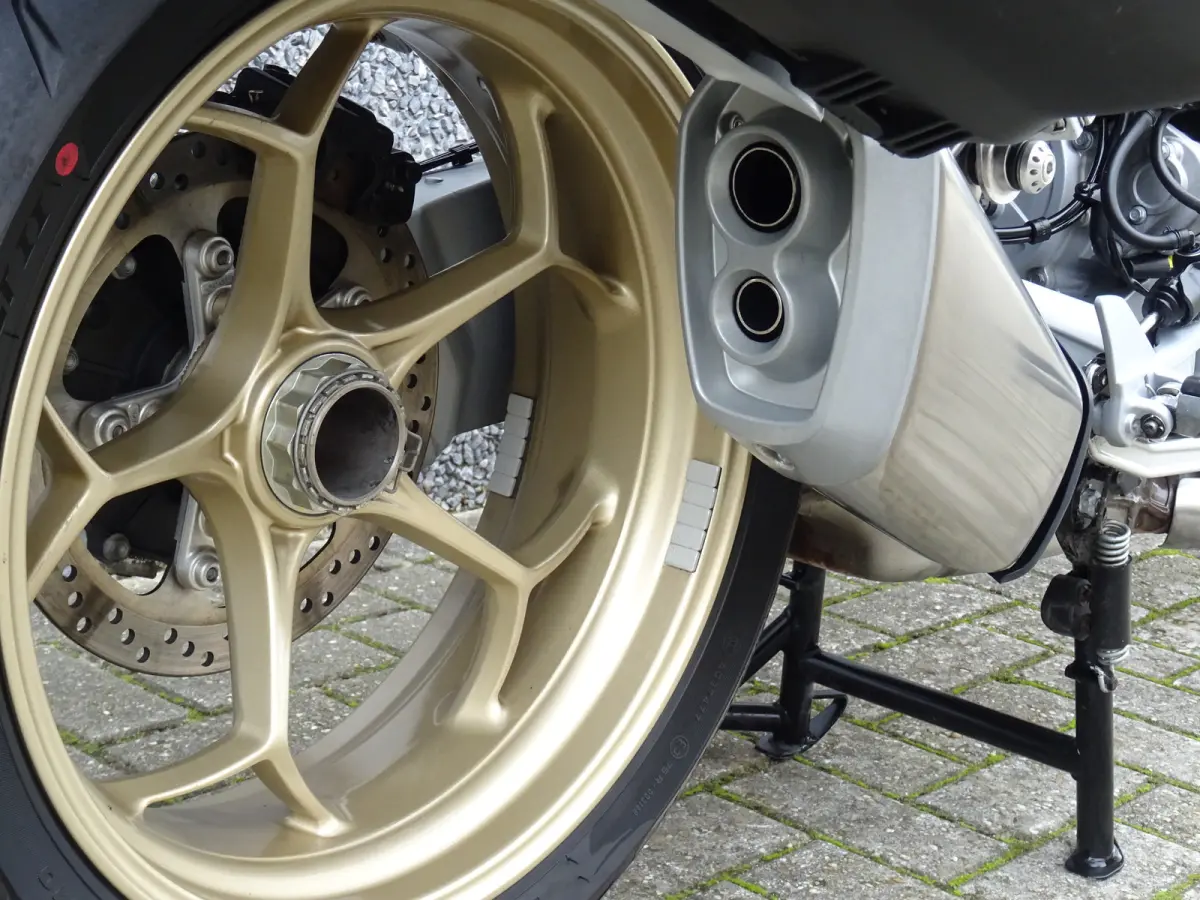 V 100 MANDELLO
