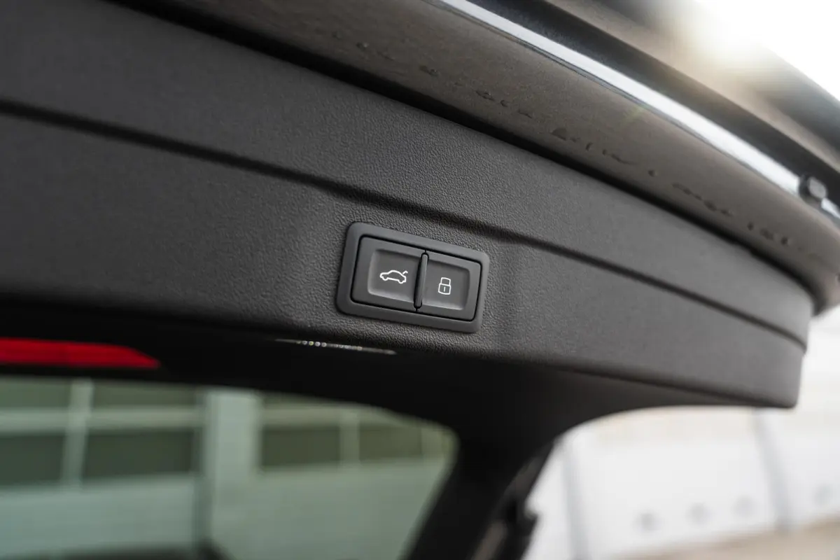 2.0 e-hybrid 299pk quattro S edition | Trekhaak | Achterasbesturing | Bijrijdersscherm | 360° camera