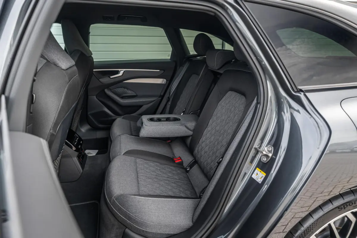 2.0 e-hybrid 299pk quattro S edition | Trekhaak | Achterasbesturing | Bijrijdersscherm | 360° camera