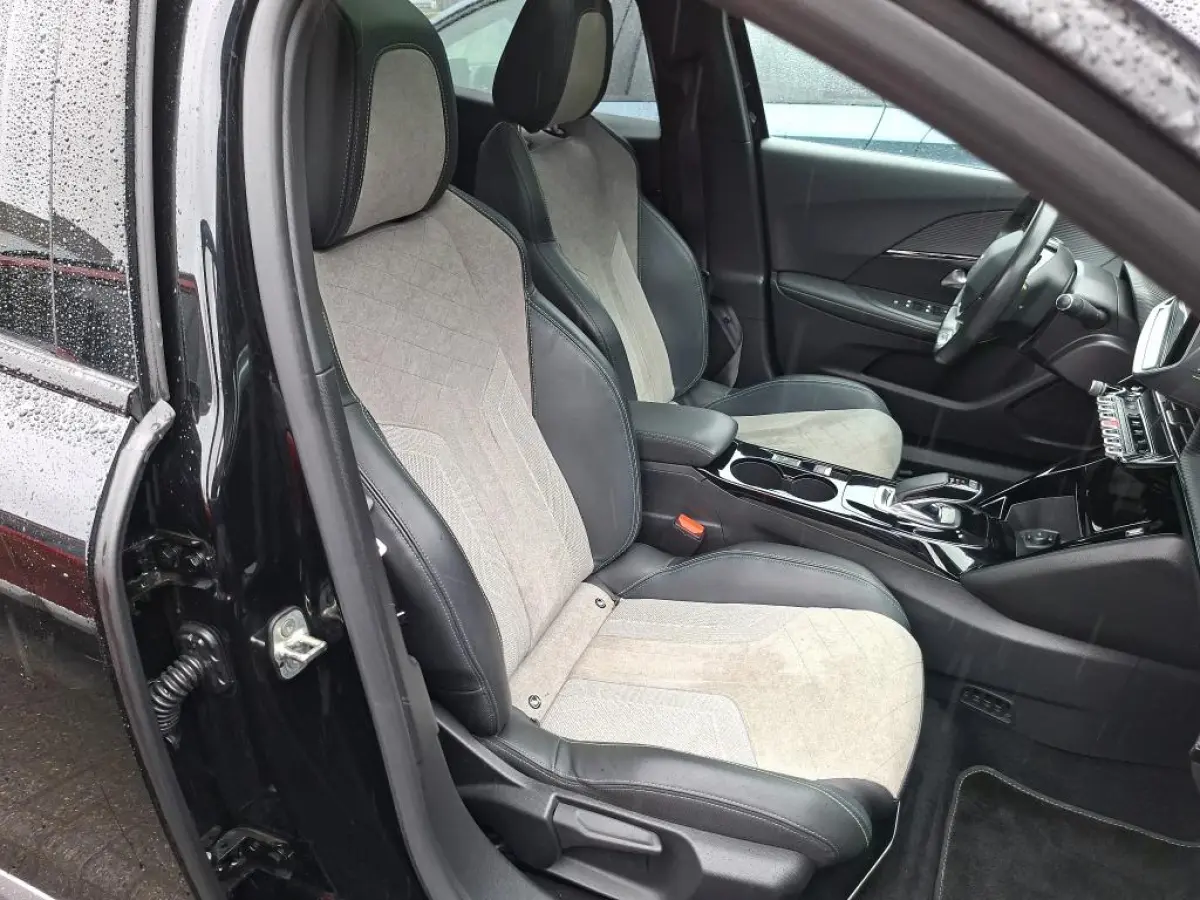 EV GT Pack 50 kWh | Fase 3 laden | Panorama/schuifdak | Stoelverwarming | All season | 18 Inch | NL auto |