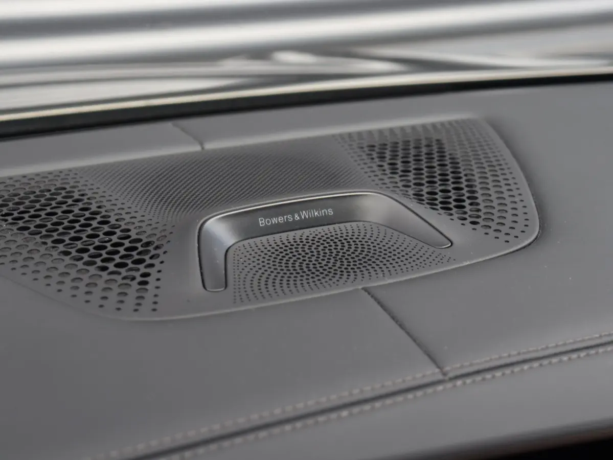 xDrive50e | M Sportpakket Pro | Panodak Skylounge | Head-Up | Trekhaak | Bowers & Wilkins | Soft Close | Parking Assistant Prof. | 22'' LMV