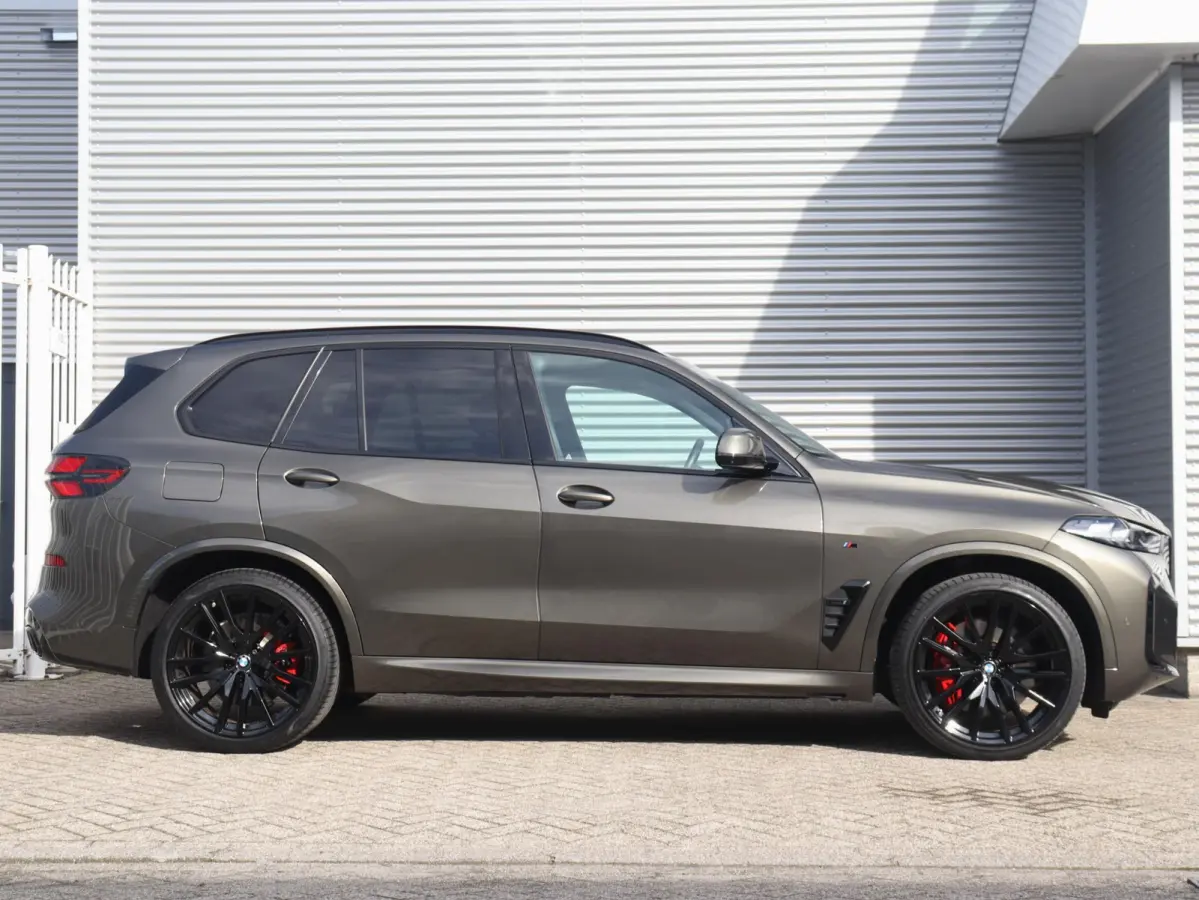 xDrive50e | M Sportpakket Pro | Panodak Skylounge | Head-Up | Trekhaak | Bowers & Wilkins | Soft Close | Parking Assistant Prof. | 22'' LMV