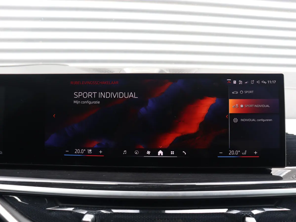 xDrive50e | M Sportpakket Pro | Panodak Skylounge | Head-Up | Trekhaak | Bowers & Wilkins | Soft Close | Parking Assistant Prof. | 22'' LMV
