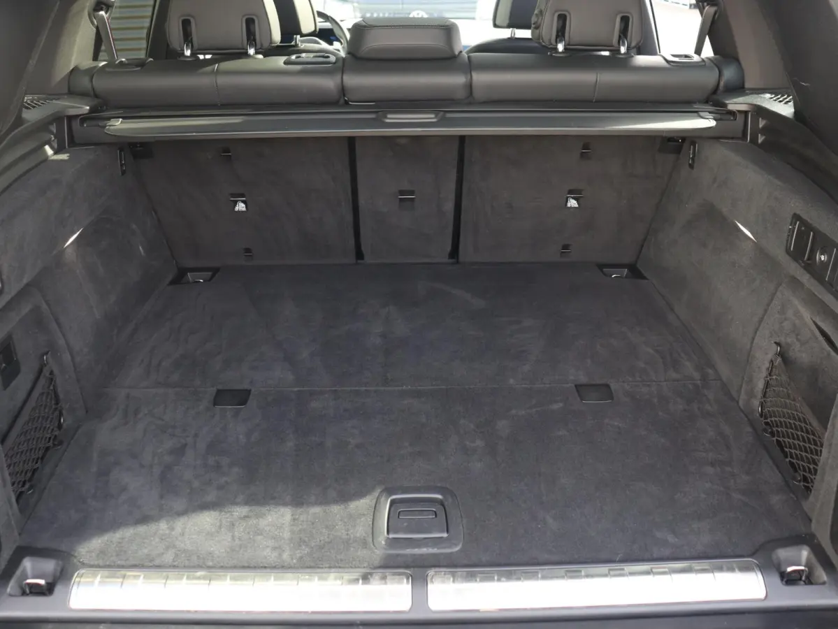 xDrive50e | M Sportpakket Pro | Panodak Skylounge | Head-Up | Trekhaak | Bowers & Wilkins | Soft Close | Parking Assistant Prof. | 22'' LMV