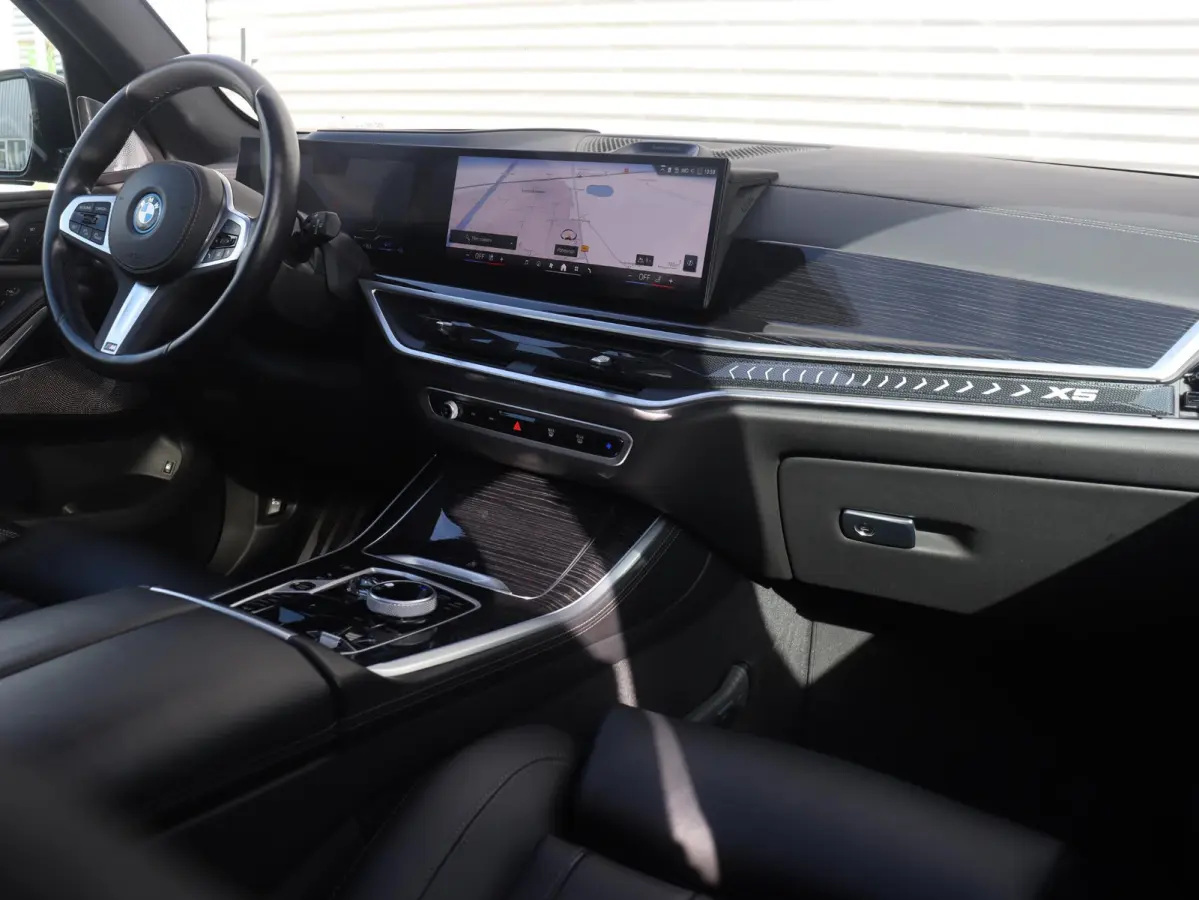 xDrive50e | M Sportpakket Pro | Panodak Skylounge | Head-Up | Trekhaak | Bowers & Wilkins | Soft Close | Parking Assistant Prof. | 22'' LMV