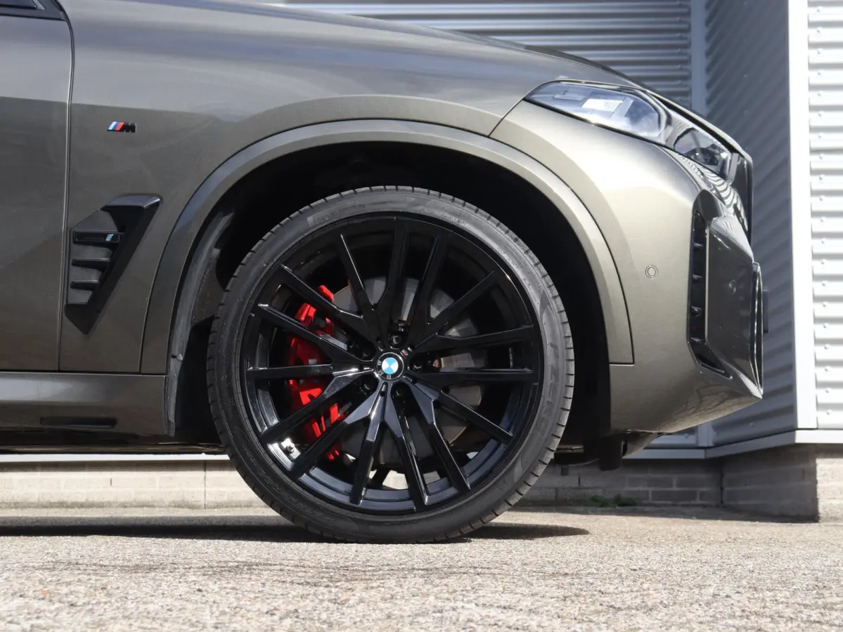 xDrive50e | M Sportpakket Pro | Panodak Skylounge | Head-Up | Trekhaak | Bowers & Wilkins | Soft Close | Parking Assistant Prof. | 22'' LMV