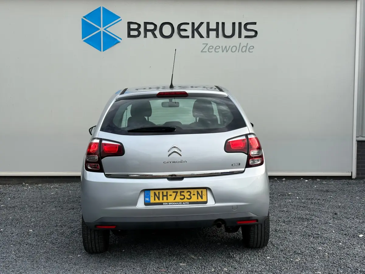 1.2 Selection CRUISE CONTROL| ARMSTEUN VOOR| BESTUURDERSTOEL IN HOOGTE VERSTELBAAR| ELEKTRISCHE RAMEN VOOR| BLUETOOTH TELEFOONVOORBEREIDING|