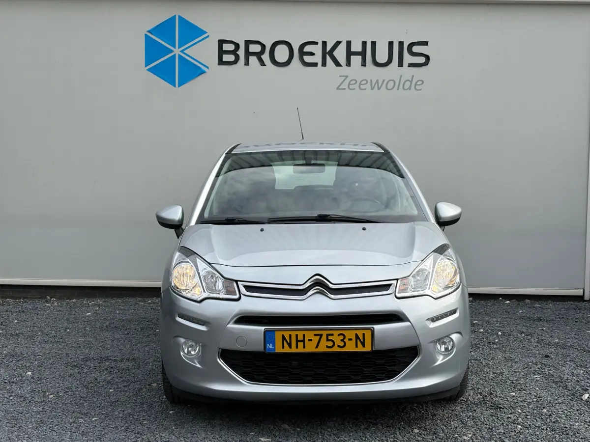 1.2 Selection CRUISE CONTROL| ARMSTEUN VOOR| BESTUURDERSTOEL IN HOOGTE VERSTELBAAR| ELEKTRISCHE RAMEN VOOR| BLUETOOTH TELEFOONVOORBEREIDING|