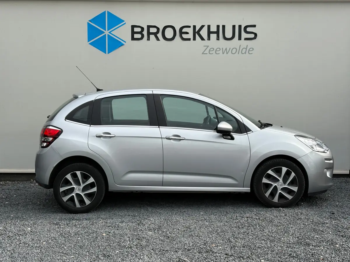 1.2 Selection CRUISE CONTROL| ARMSTEUN VOOR| BESTUURDERSTOEL IN HOOGTE VERSTELBAAR| ELEKTRISCHE RAMEN VOOR| BLUETOOTH TELEFOONVOORBEREIDING|