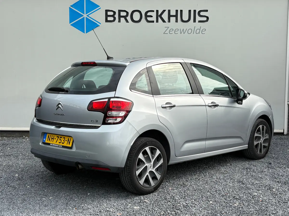 1.2 Selection CRUISE CONTROL| ARMSTEUN VOOR| BESTUURDERSTOEL IN HOOGTE VERSTELBAAR| ELEKTRISCHE RAMEN VOOR| BLUETOOTH TELEFOONVOORBEREIDING|