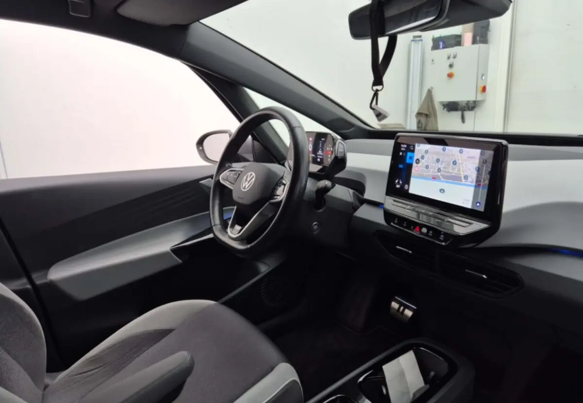 First Plus 58 kWh 204 PK | Automaat | Navigatie | Camera | Stoelverwarming | Keyless | Adaptive Cruise Control | Parkeersensoren | Apple Carplay | Android Auto | LED Matrix |