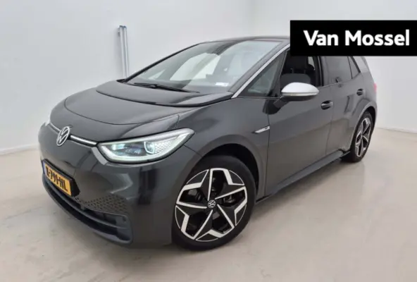 First Plus 58 kWh 204 PK | Automaat | Navigatie | Camera | Stoelverwarming | Keyless | Adaptive Cruise Control | Parkeersensoren | Apple Carplay | Android Auto | LED Matrix |