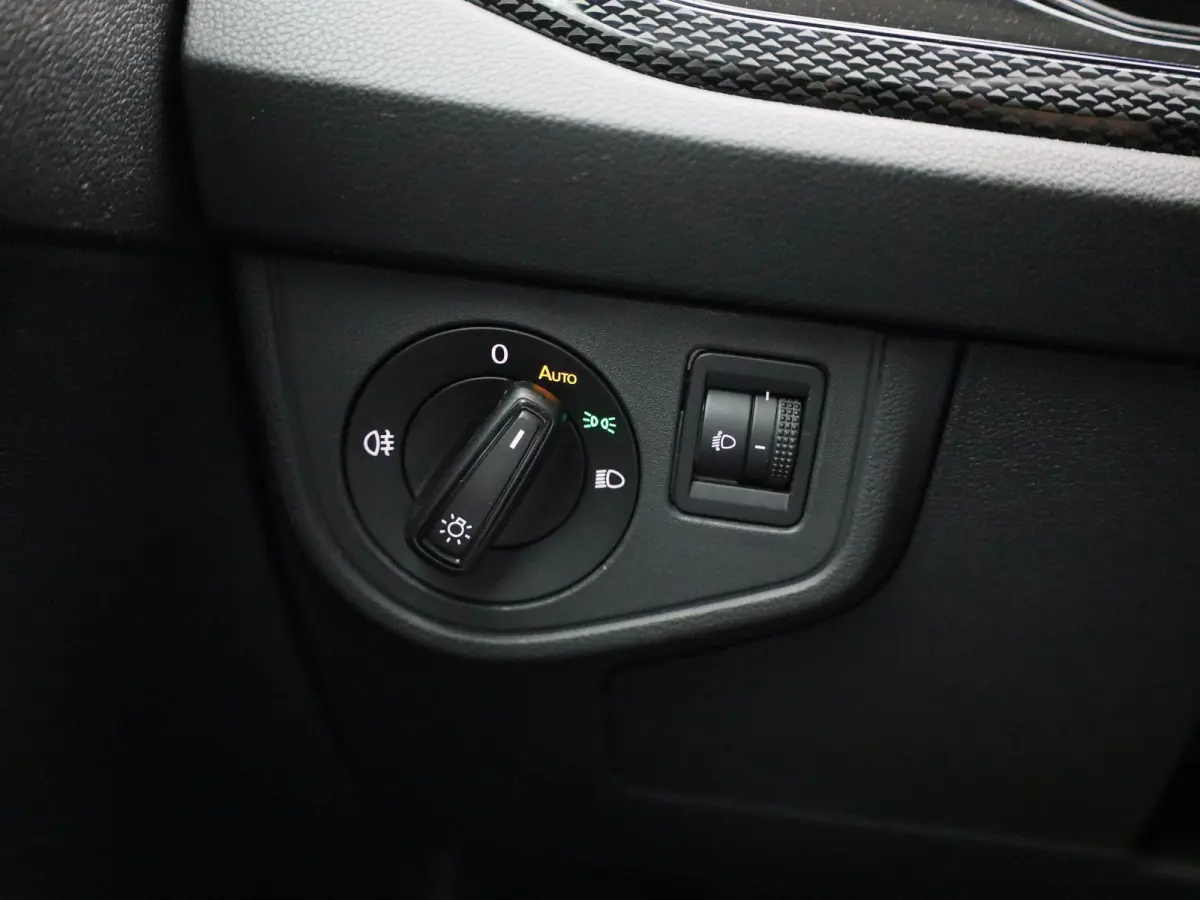1.0 TSI Life | 110PK | | Automaat | Apple Carplay / Android Auto | Digital Cockpit | Parkeersensoren |