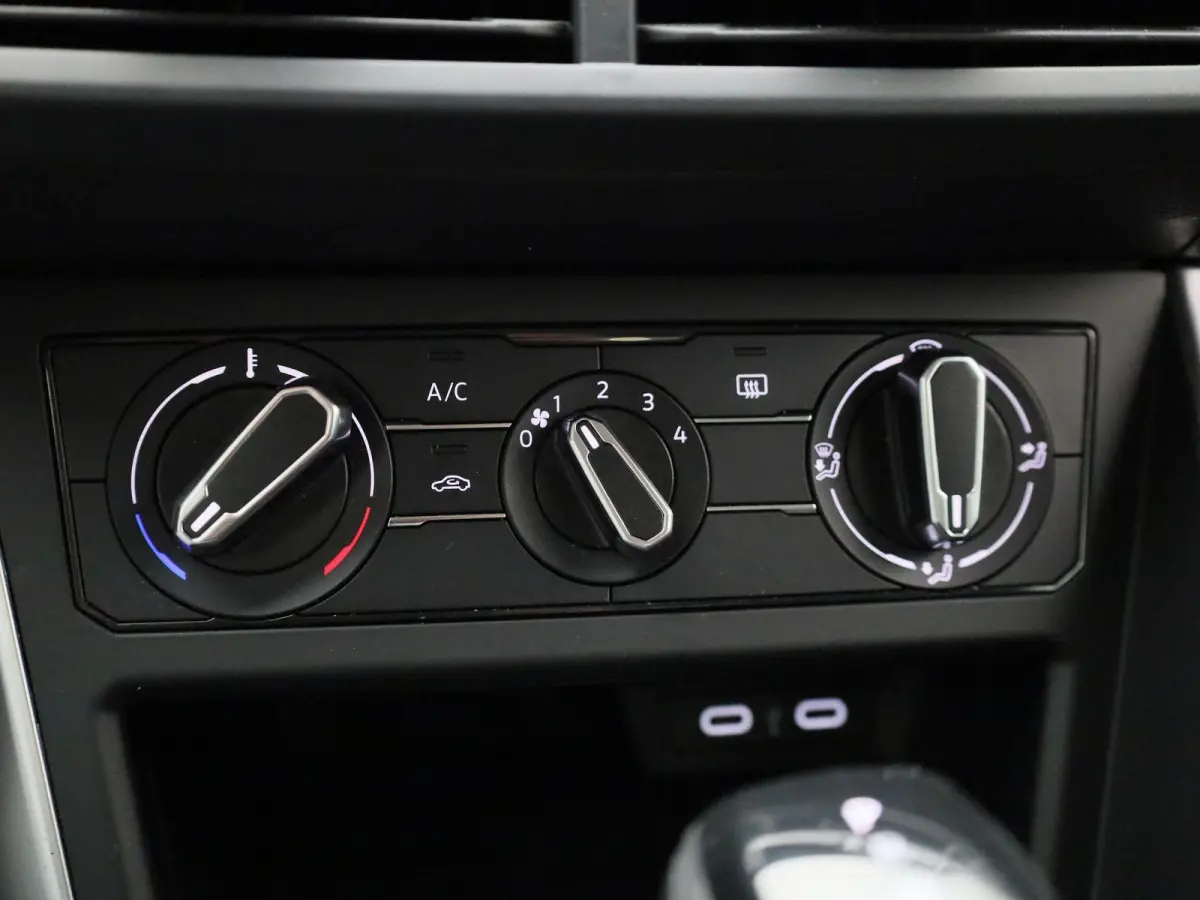 1.0 TSI Life | 110PK | | Automaat | Apple Carplay / Android Auto | Digital Cockpit | Parkeersensoren |