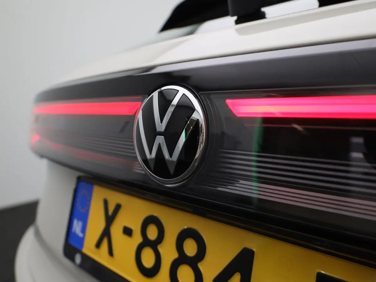 1.0 TSI Life | 110PK | | Automaat | Apple Carplay / Android Auto | Digital Cockpit | Parkeersensoren |