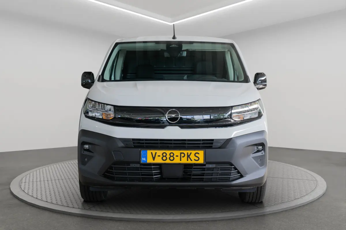 136 L2 50kWh | Warmtepomp | Climate Controle | Camera | Parkeersensoren | Laadruimte pakket | Apple Carplay & Android Auto |