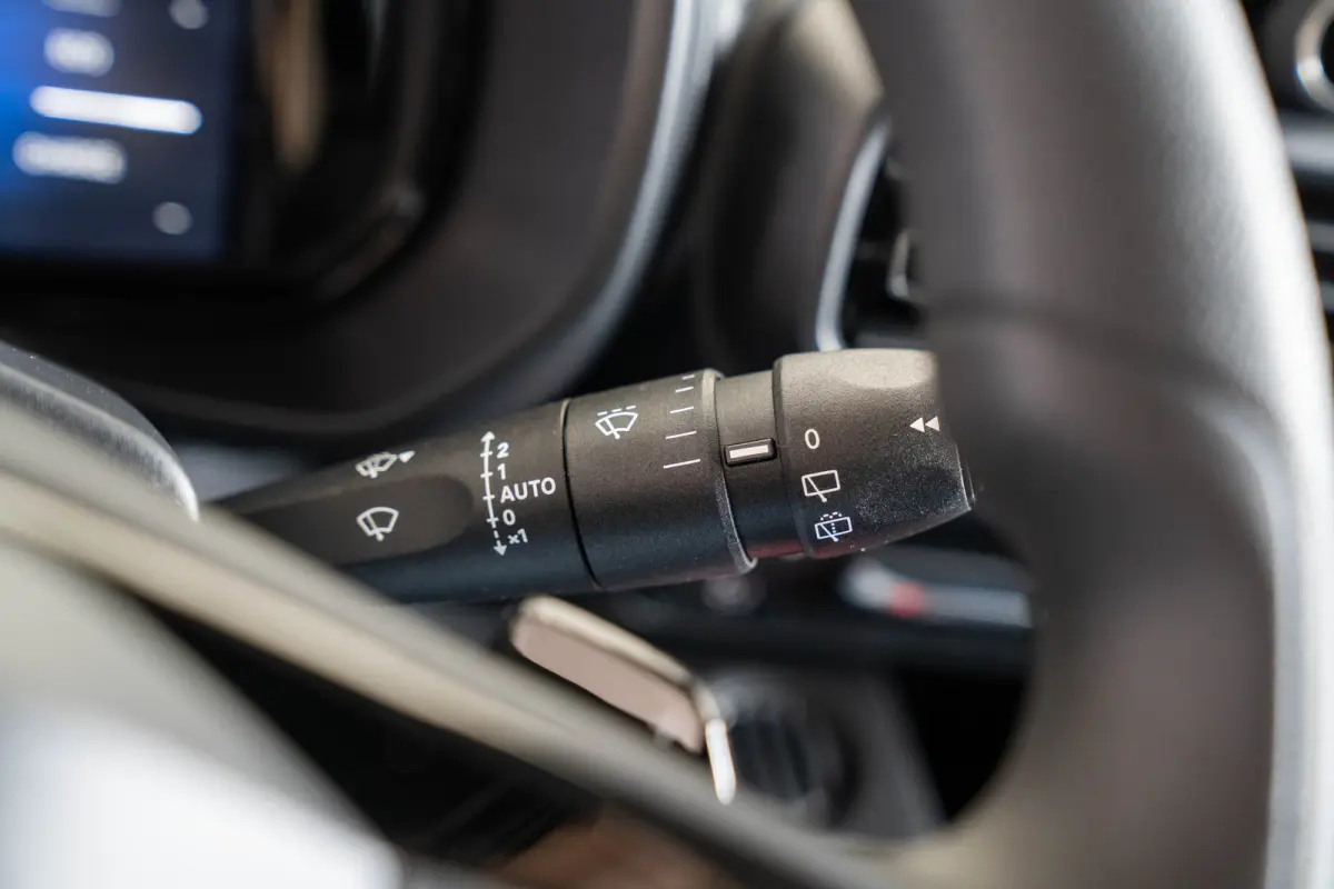 136 L2 50kWh | Warmtepomp | Climate Controle | Camera | Parkeersensoren | Laadruimte pakket | Apple Carplay & Android Auto |