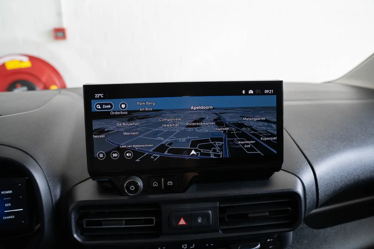 136 L2 50kWh | Warmtepomp | Climate Controle | Camera | Parkeersensoren | Laadruimte pakket | Apple Carplay & Android Auto |