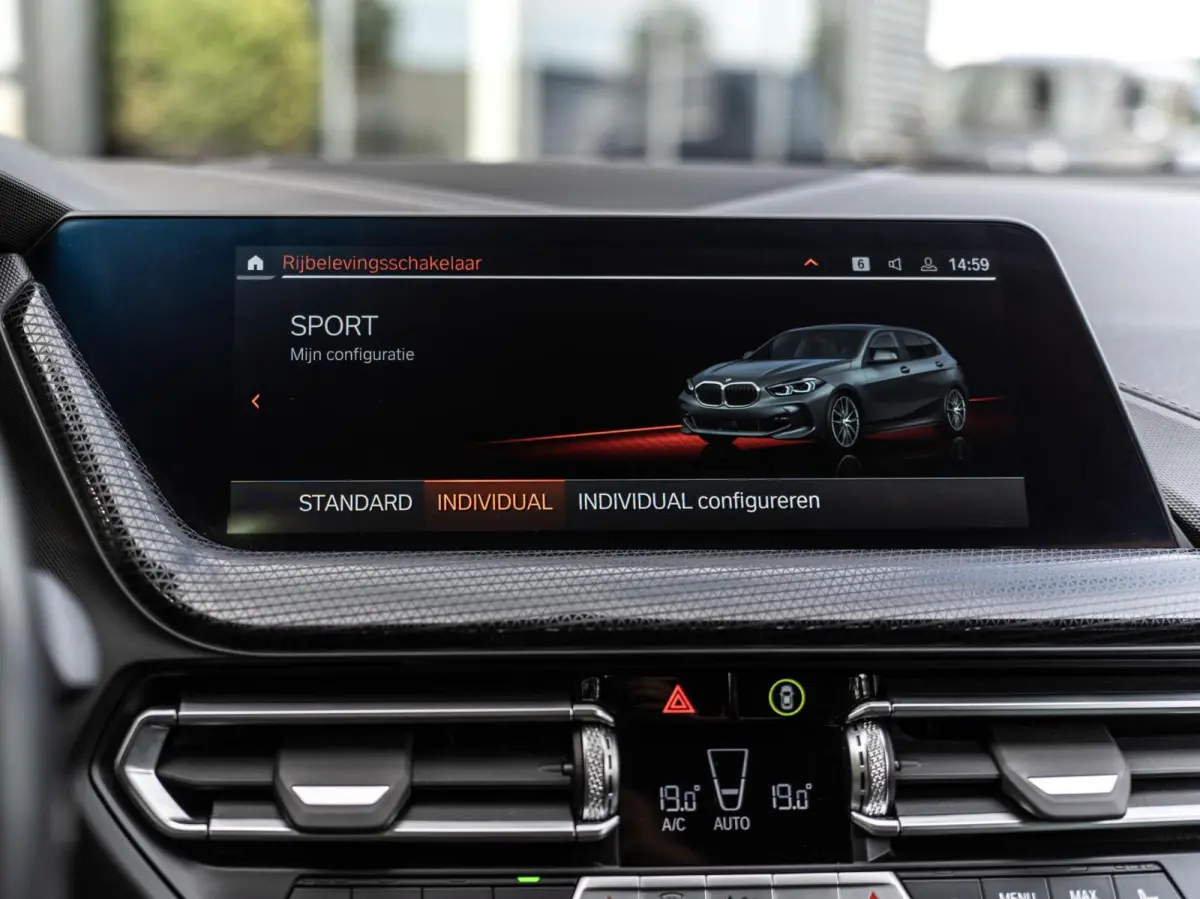 118i EDE M-Sport|PANO|ACC|CAM|19''|SFEER|LASER