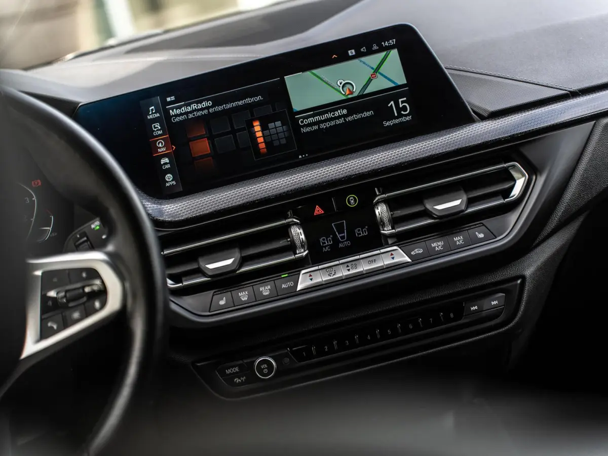118i EDE M-Sport|PANO|ACC|CAM|19''|SFEER|LASER