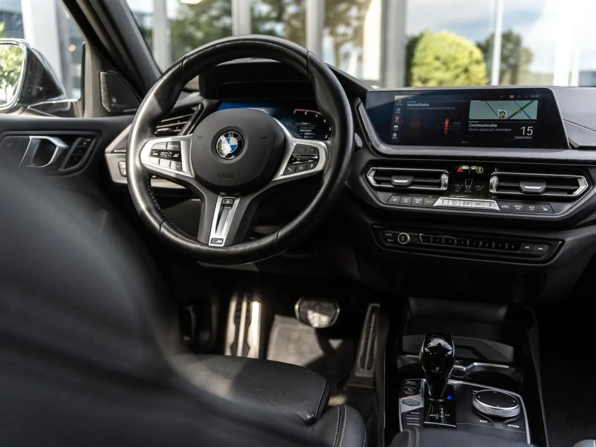 118i EDE M-Sport|PANO|ACC|CAM|19''|SFEER|LASER