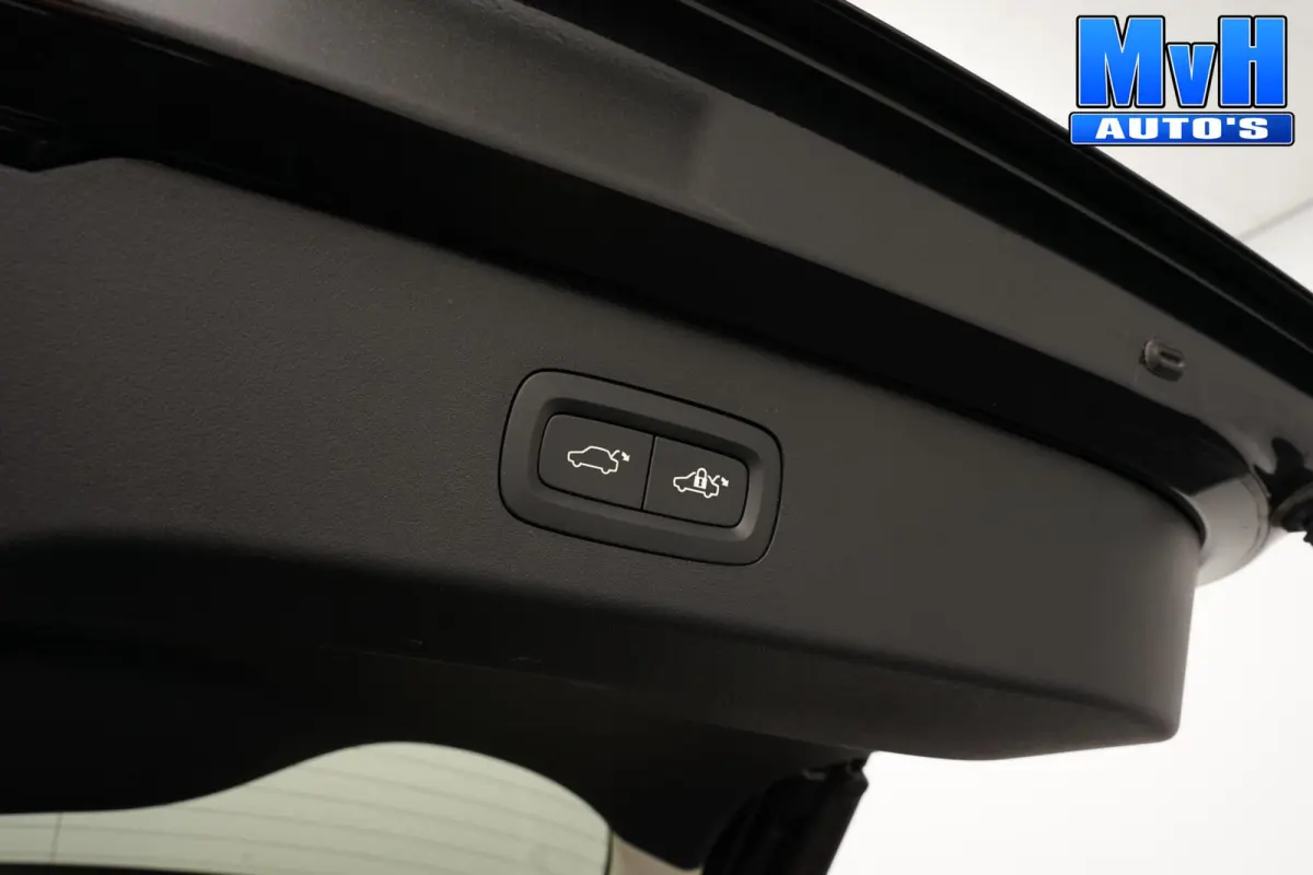 1.5 PHEV|FULL BLACK XL|360°CAM|262PK|PANO|LUXE
