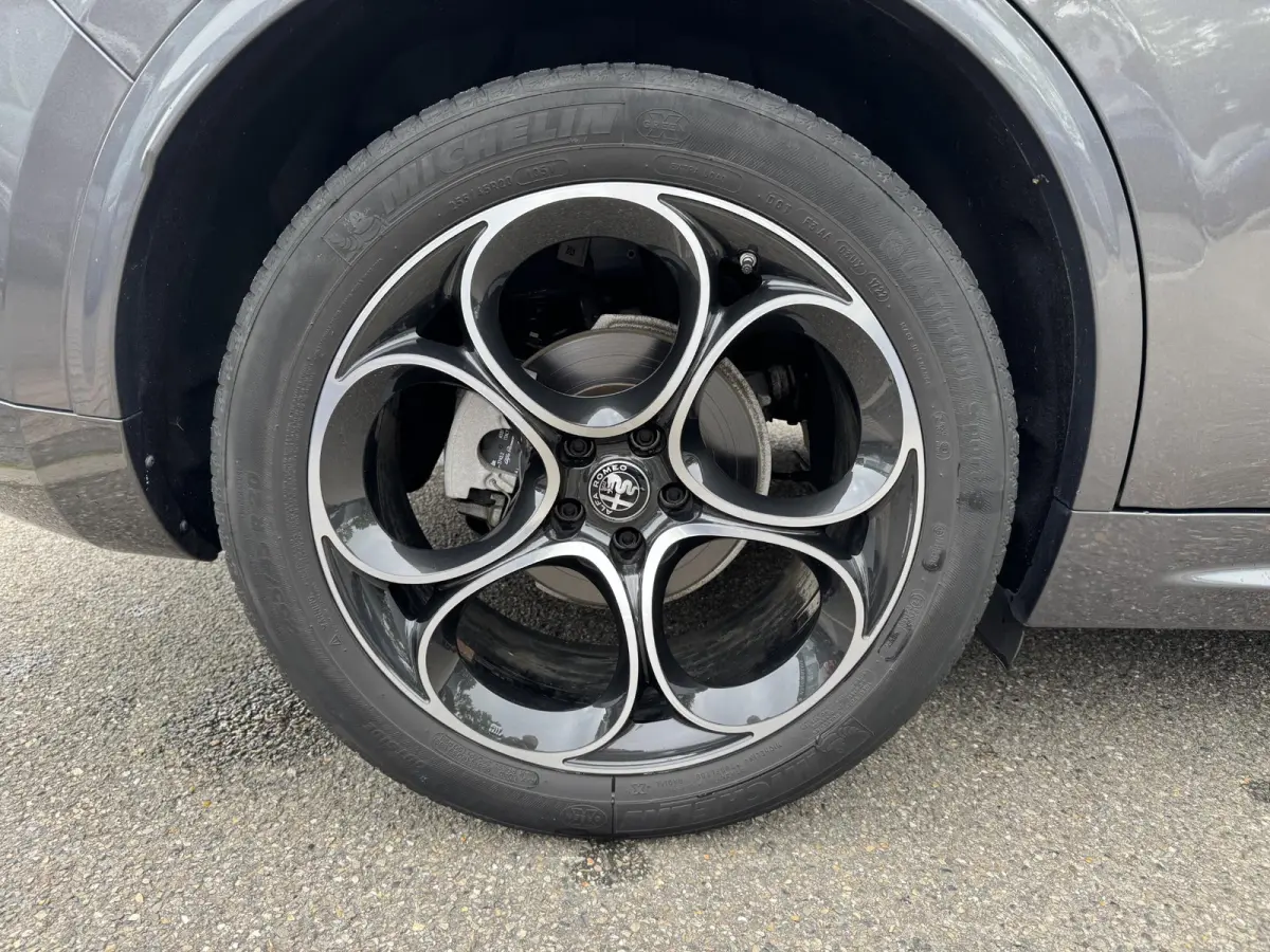 2.2 JTD AWD Veloce Automaat | VAN: € 34.900- VOOR: € 32.877,- UW HERFSTVOORDEEL: € 2.023,- | CAMERA| STOEL + STUURVERWARMING + MEMORY| KEY LESS ENTRY | LEDER | ADAPT. CRUISE CONTROL | 