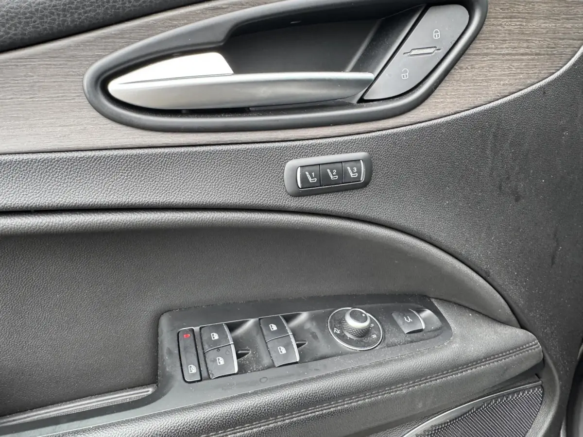 2.2 JTD AWD Veloce Automaat | VAN: € 34.900- VOOR: € 32.877,- UW HERFSTVOORDEEL: € 2.023,- | CAMERA| STOEL + STUURVERWARMING + MEMORY| KEY LESS ENTRY | LEDER | ADAPT. CRUISE CONTROL | 