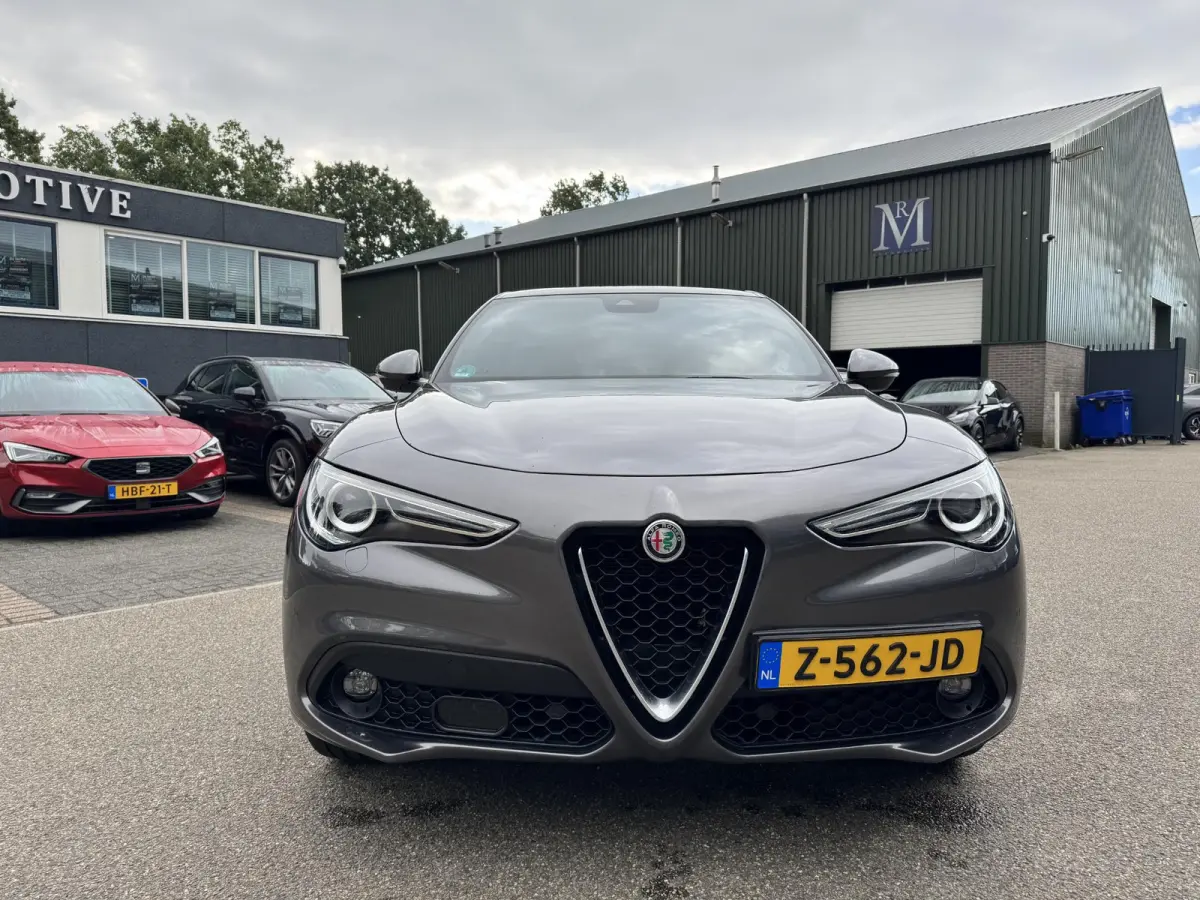 2.2 JTD AWD Veloce Automaat | VAN: € 34.900- VOOR: € 32.877,- UW HERFSTVOORDEEL: € 2.023,- | CAMERA| STOEL + STUURVERWARMING + MEMORY| KEY LESS ENTRY | LEDER | ADAPT. CRUISE CONTROL | 