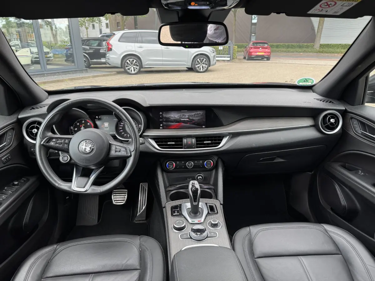 2.2 JTD AWD Veloce Automaat | VAN: € 34.900- VOOR: € 32.877,- UW HERFSTVOORDEEL: € 2.023,- | CAMERA| STOEL + STUURVERWARMING + MEMORY| KEY LESS ENTRY | LEDER | ADAPT. CRUISE CONTROL | 