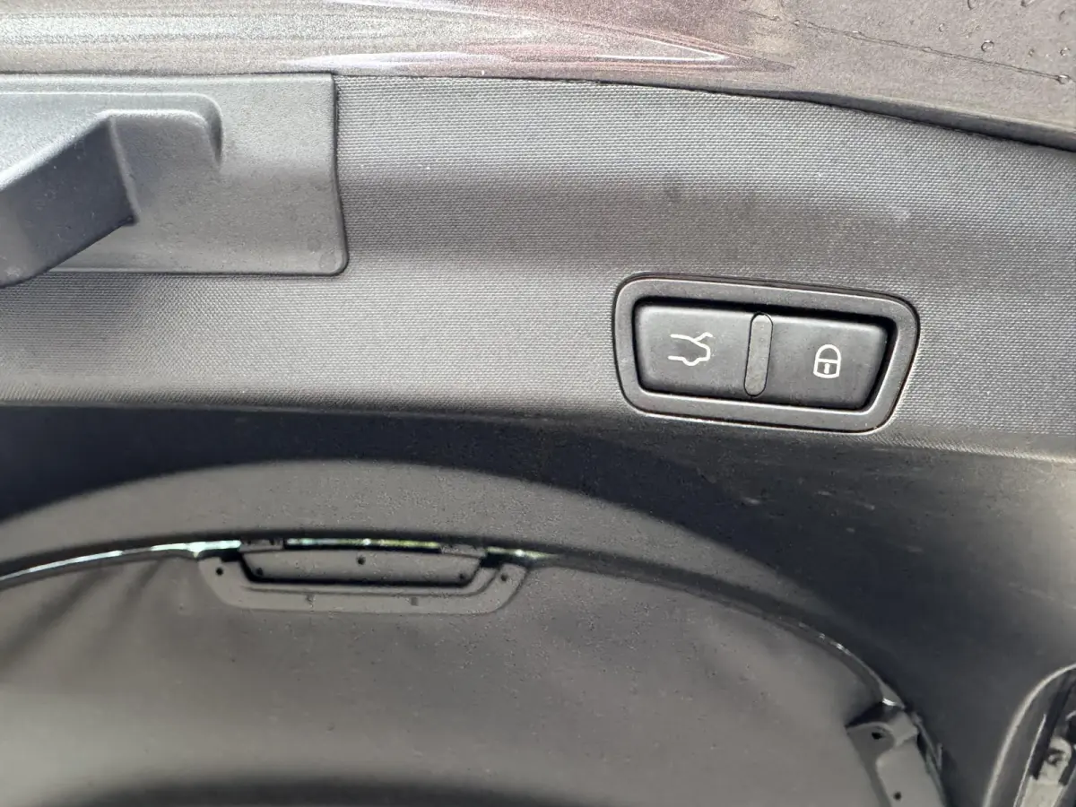 2.2 JTD AWD Veloce Automaat | VAN: € 34.900- VOOR: € 32.877,- UW HERFSTVOORDEEL: € 2.023,- | CAMERA| STOEL + STUURVERWARMING + MEMORY| KEY LESS ENTRY | LEDER | ADAPT. CRUISE CONTROL | 