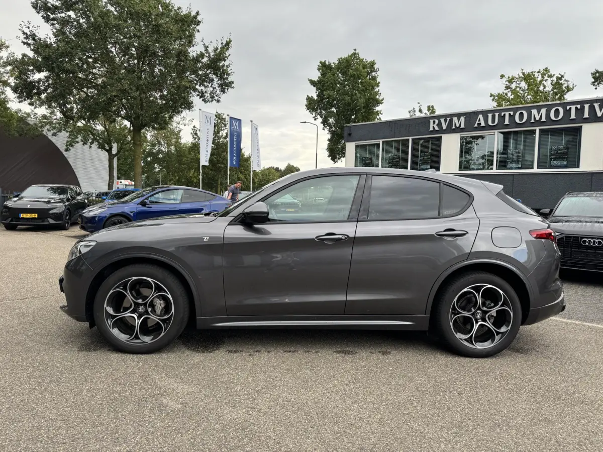 2.2 JTD AWD Veloce Automaat | VAN: € 34.900- VOOR: € 32.877,- UW HERFSTVOORDEEL: € 2.023,- | CAMERA| STOEL + STUURVERWARMING + MEMORY| KEY LESS ENTRY | LEDER | ADAPT. CRUISE CONTROL | 