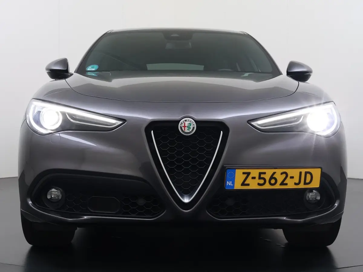 2.2 JTD AWD Veloce Automaat | CAMERA| STOEL + STUURVERWARMING + MEMORY| KEY LESS ENTRY | LEDER | ADAPT. CRUISE CONTROL | 12 MND BOVAG GARANTIE